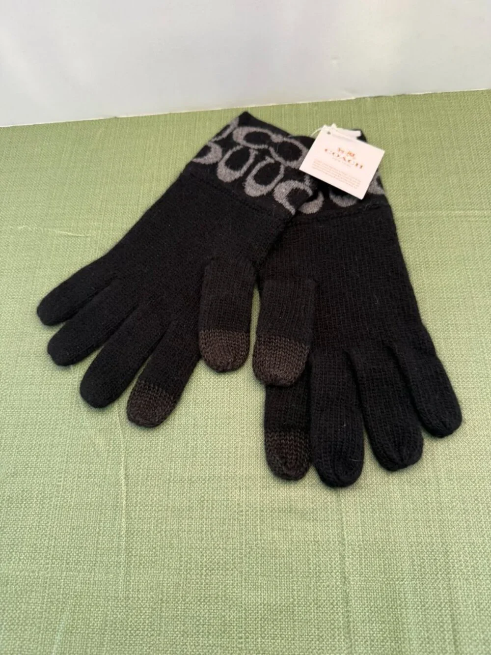 Coach black/grey Knit Gloves Wool Cashmere Blend NWT